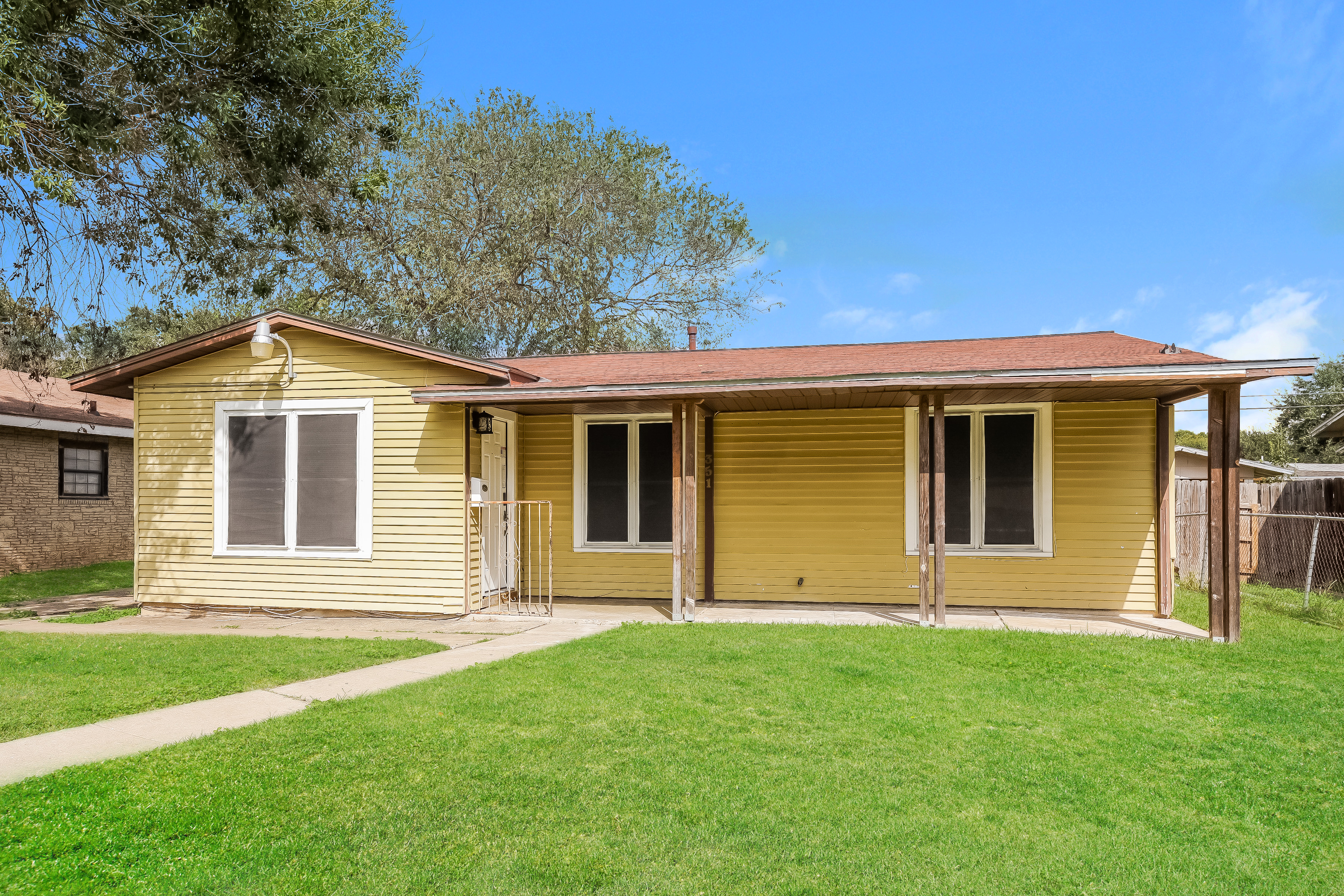 351 E Amber St San Antonio, TX 78221